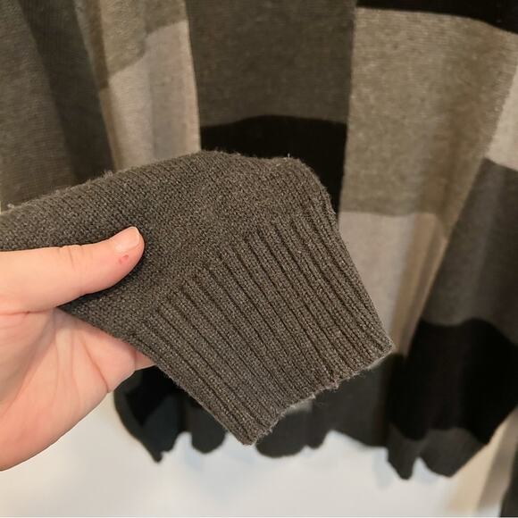 Oscar de la Renta Colorblock Crew Neck Sweater - Picture 5 of 8